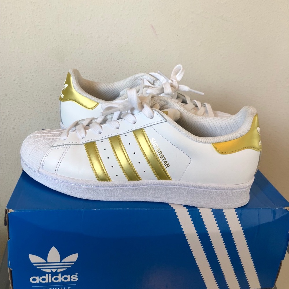 Adidas Superstar Size 5